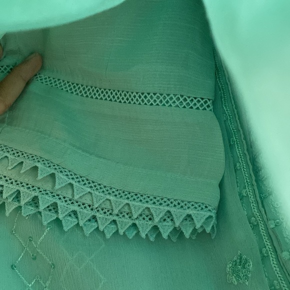 Guzel branded shalwar kameez - Picture 7 of 7